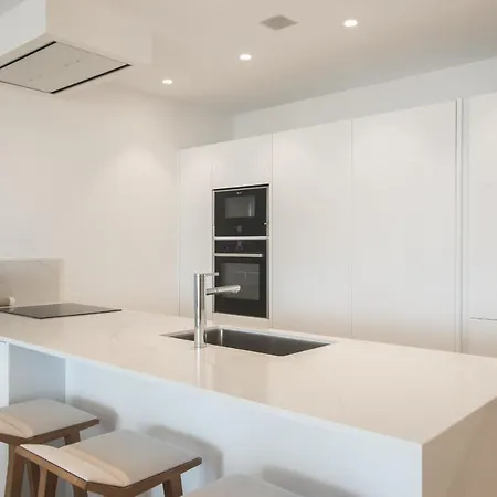 Infinity 1-2 Luxe Partial Sea View 2b